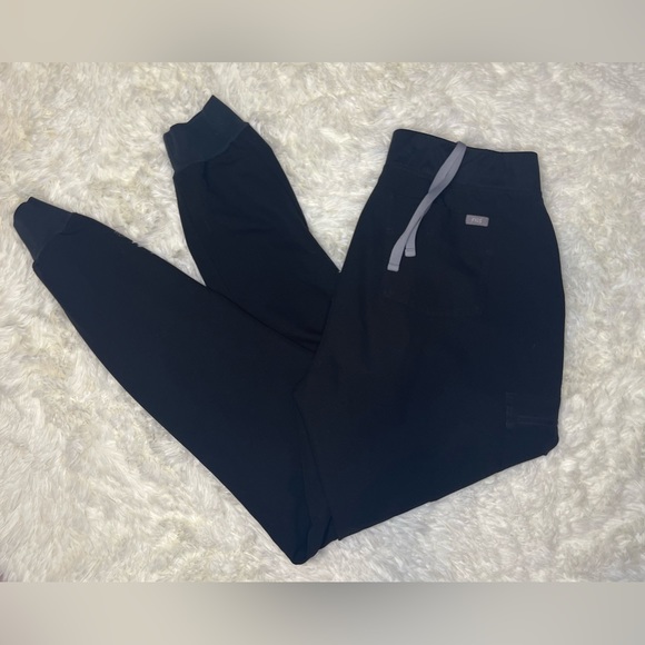 Figs Pants - Figs Women’s Zamora Joggers Size: Tall/Large